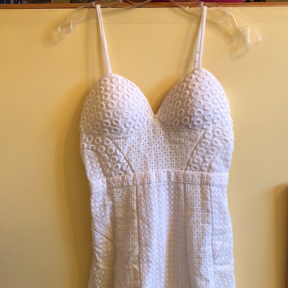 White Mid-length woven lace dress - Picture 2 of 3